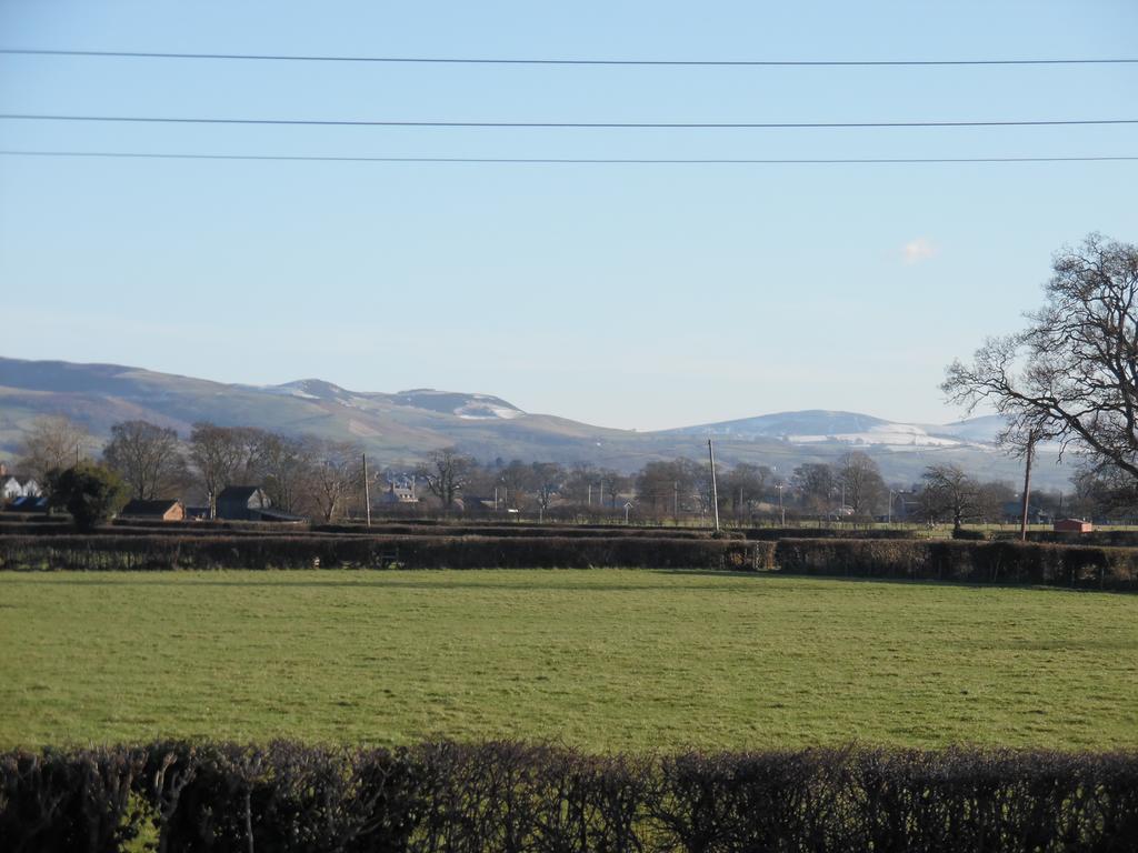 Villa Granary At Tyddyn Isaf Ruthin Exterior foto